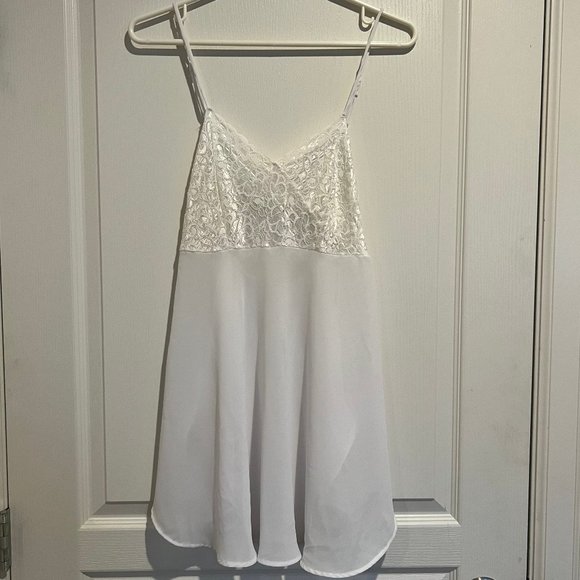 White Lace Sheer Night Gown with Bows on the Back - Picture 2 of 4